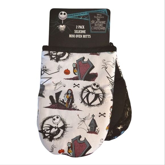 Disney The Nightmare Before Christmas Mini Oven Mitts Set Of 2 NWT - Picture 1 of 10